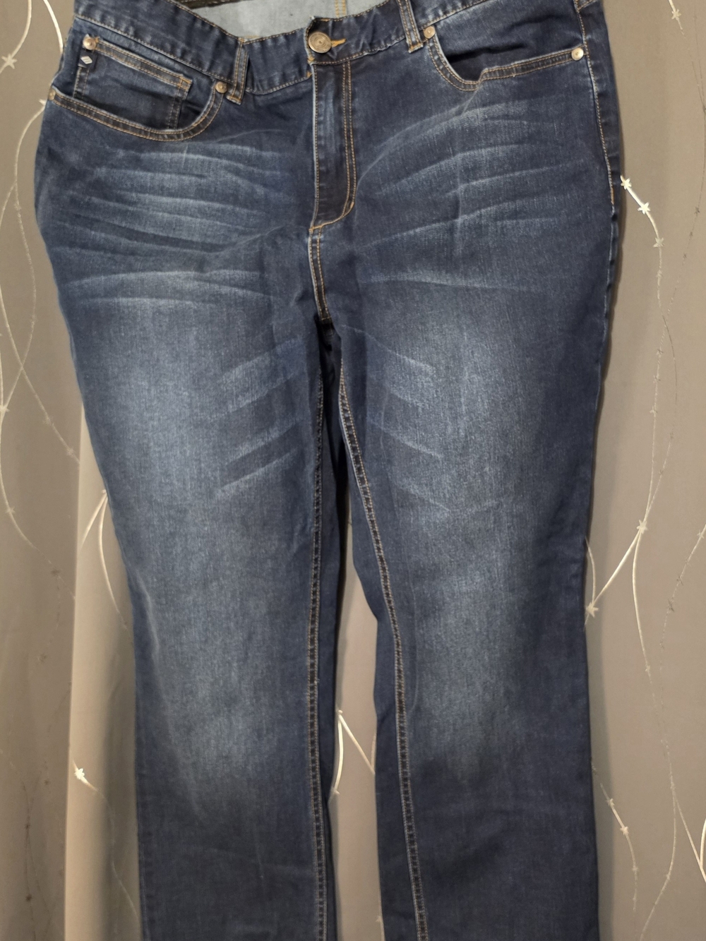 Joseph Abboud Men's Slim Jeans in Medium Blue Wash